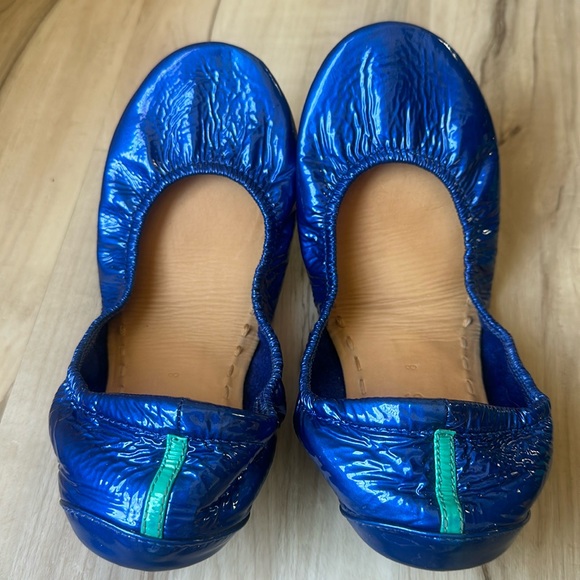✨EUC Rare beautiful sapphire blue patent leather Tieks size 8✨ - Picture 3 of 7